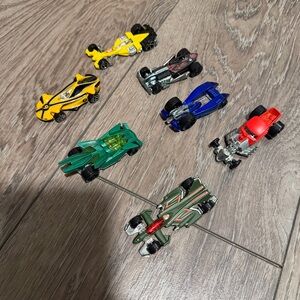 Lot of 7 hot wheels